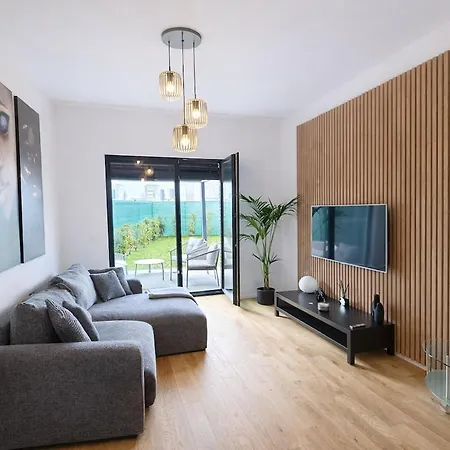 Peaceful Oasis Near Center - Free Parking, Terrace شقة براغ