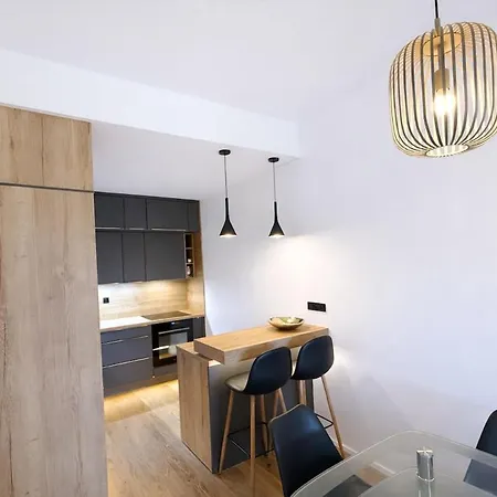 Apartment Peaceful Oasis Near Center - Free Parking, Terrace Prague