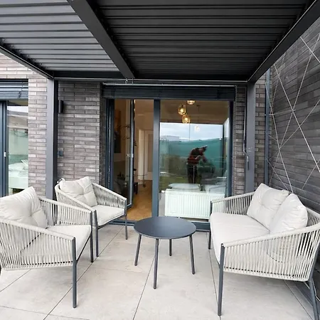 Peaceful Oasis Near Center - Free Parking, Terrace *