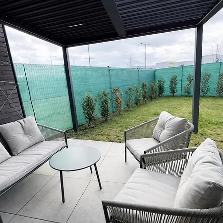 Peaceful Oasis Near Center - Free Parking, Terrace